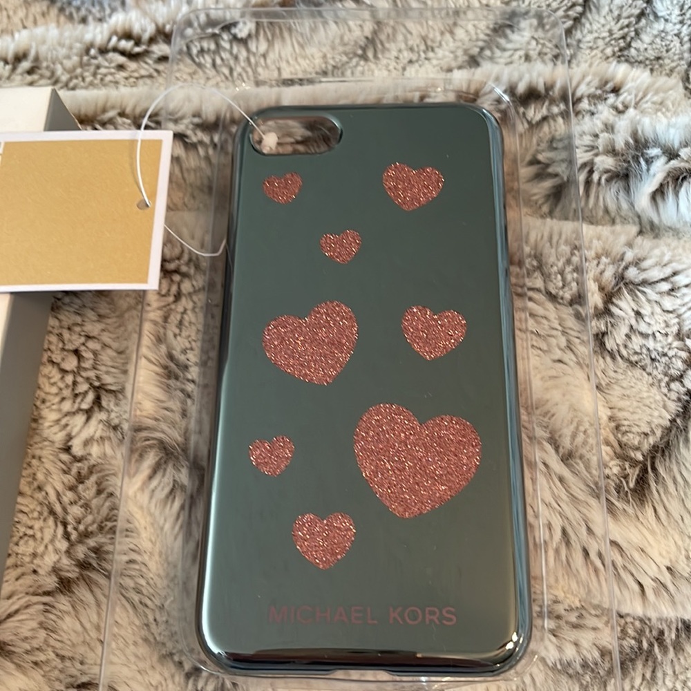 Micheal Kors iPhone7 case pink glitter heart on outside;(I💗Mom) inside.NWT